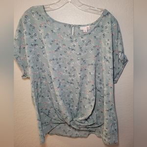 So lightweight floral blouse